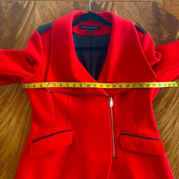 French Connection Size 14 US Wide Collar Tulip Hem Fire Engine Red Coat - Picture 15 of 17
